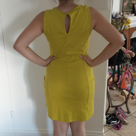 Green yellow dress - Picture 2 of 2